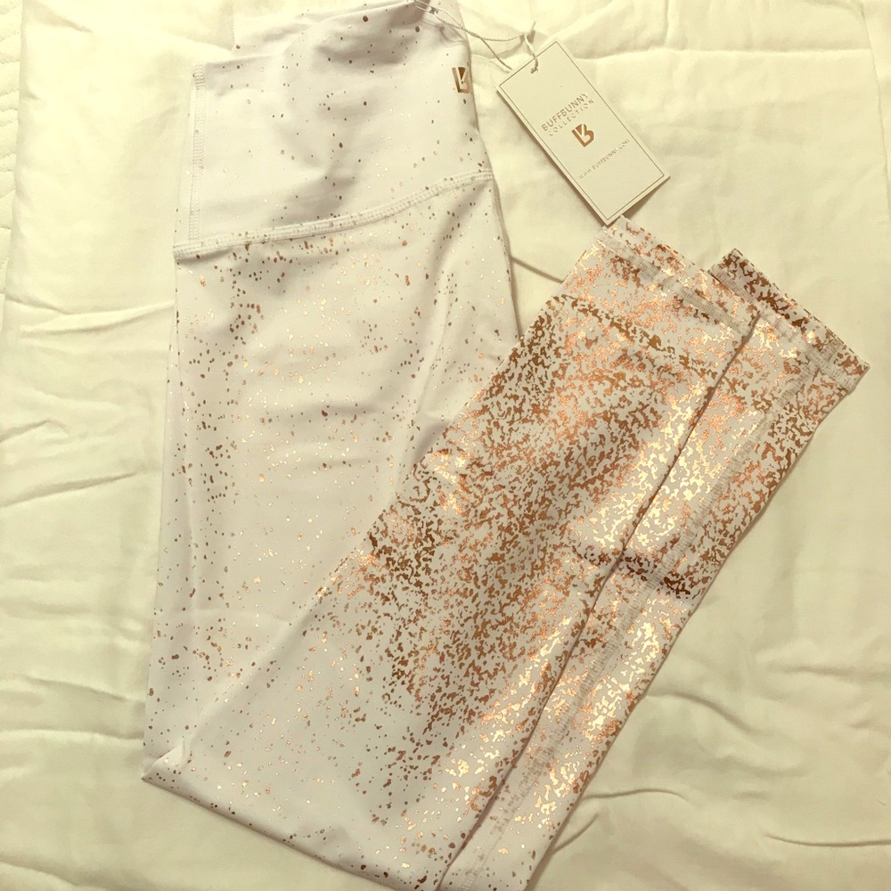Buffbunny size Large Rose Leggings, NWT.